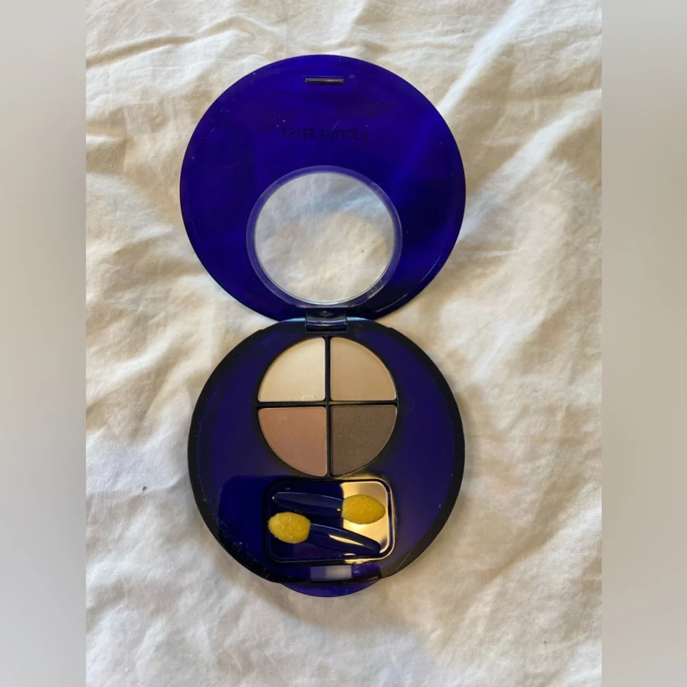 Estate‎ Lauder Two In One Eyeshadow  Light Shade From Linen Camel Twilight Fog